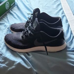 Black Nike Shoes